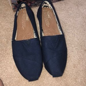 Toms canvas shoes NWT